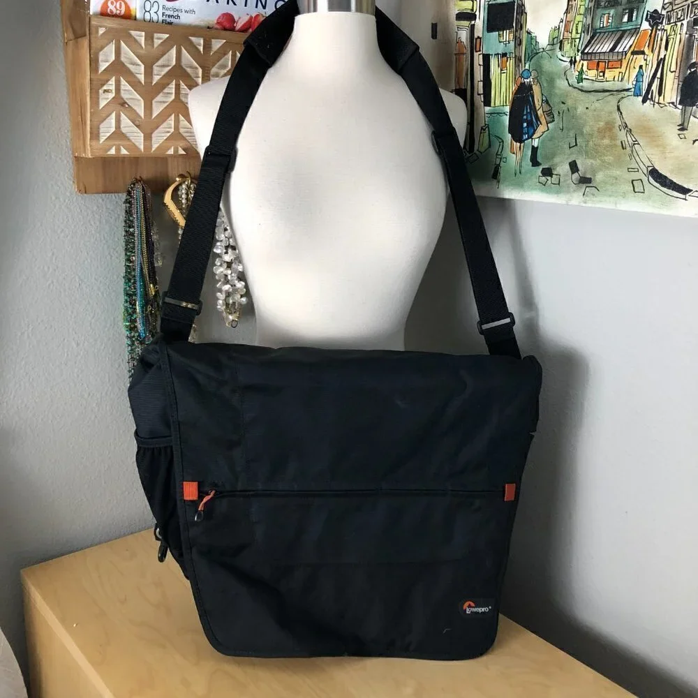 lowepro laptop messenger